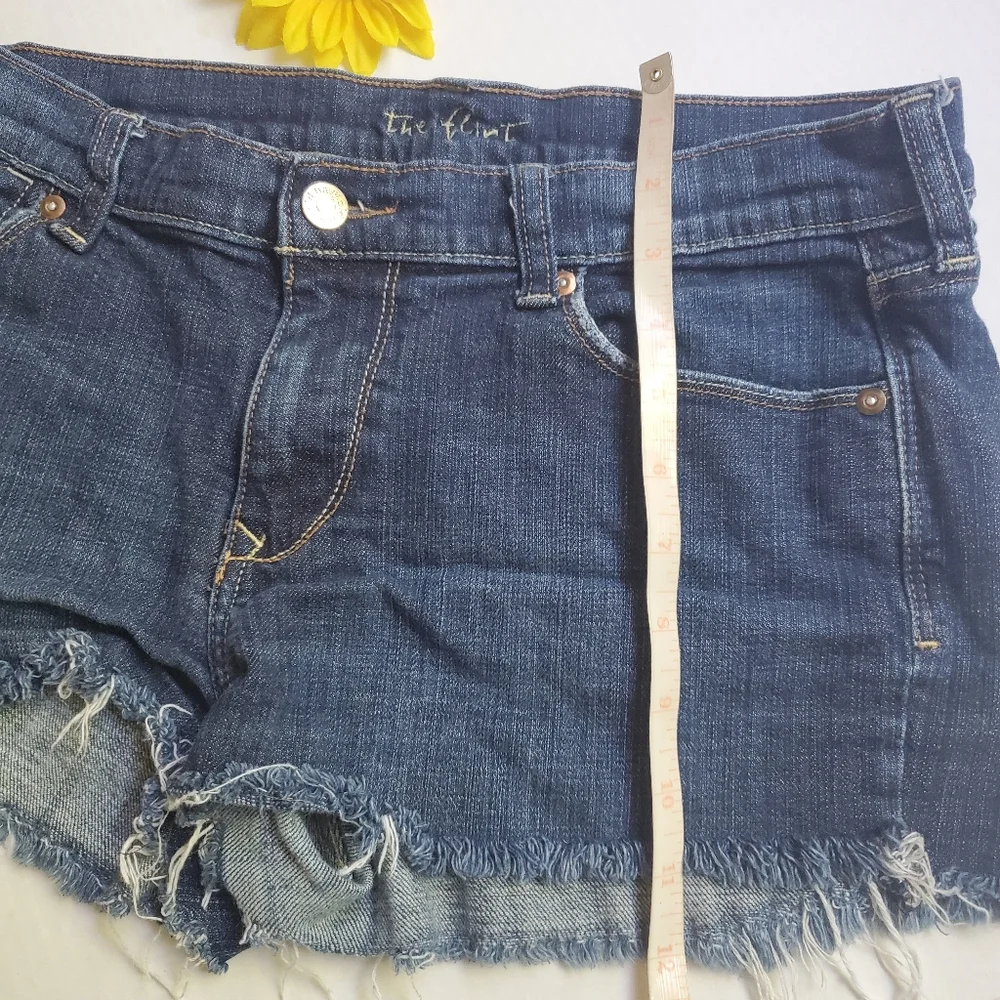 OLD NAVY THE FLIRT DENIM SHORTS